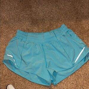 Lululemon hotty hot shorts low rise 2.5 inch